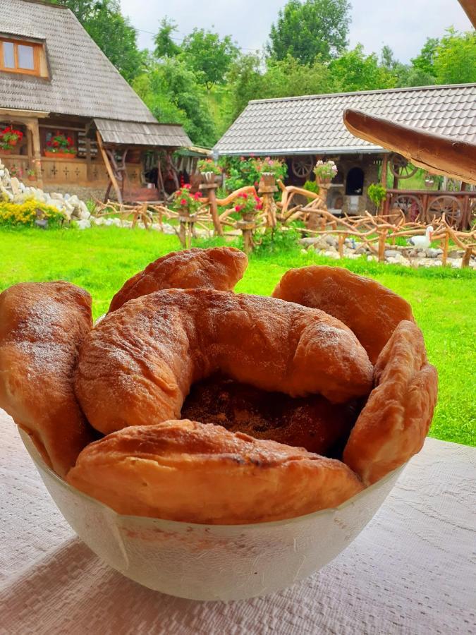 Pensiunea Rustic Oncesti Bagian luar foto